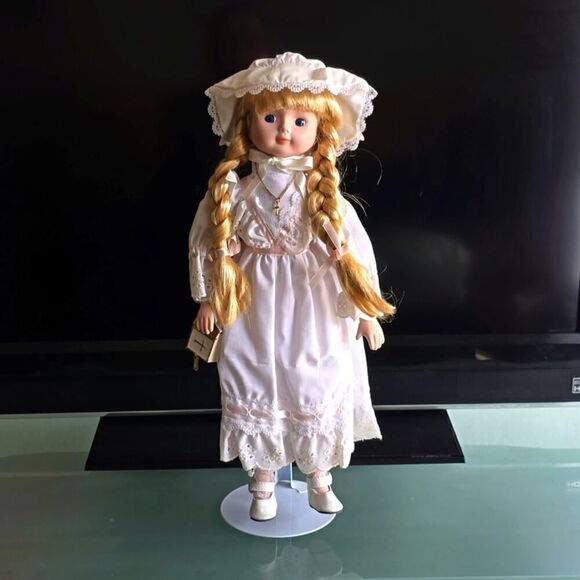 Beautiful Porcelain Doll 16" - Picture 1 of 6